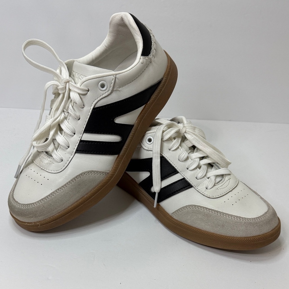 lucky Step White and Black Woman’s Sneakers